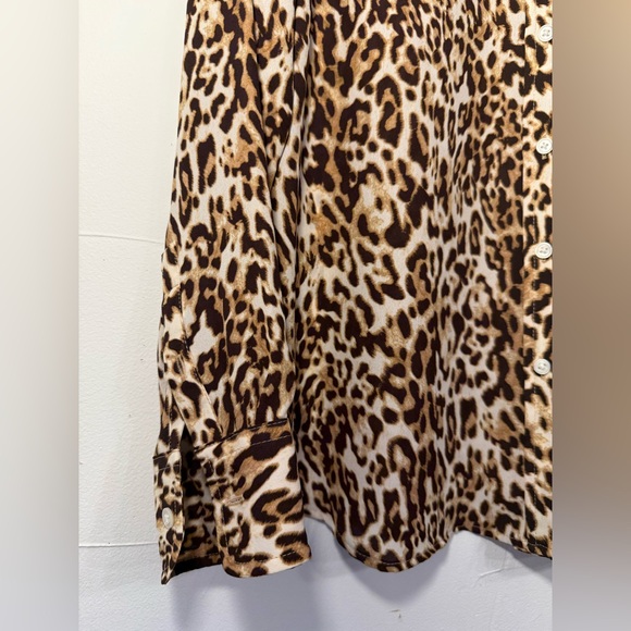 BANANA REPUBLIC WOMENS BUTTON DOWN LIGHTWEIGHT BLOUSE ANIMAL PRINT SZ XS - Picture 2 of 10